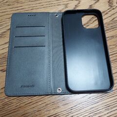 iPhone15用手帳型ケースの画像