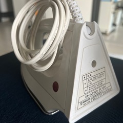 スチームアイロン（ホワイト）の画像