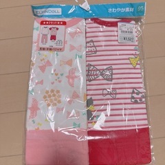 【未使用】サイズ95 パジャマ1セット¥500の画像