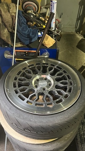 radi8 ホイールpcd100-5穴18インチ