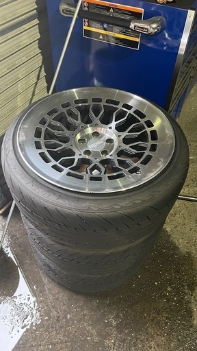 radi8 ホイールpcd100-5穴18インチ (みらここあ) 宇部岬のタイヤ