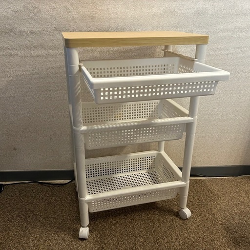 中古 スリム収納 白 スチール製 キッチンラック ニトリ