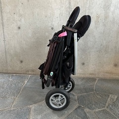 三輪バギー　Apricaスムーヴ　ベビーカー　ブラウンの画像