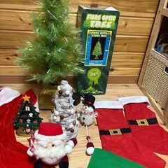 クリスマスツリーやクリスマス雑貨まとめ売りの画像
