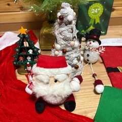 クリスマスツリーやクリスマス雑貨まとめ売りの画像
