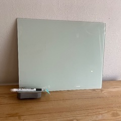 おしゃれなガラスボード　引取り限定