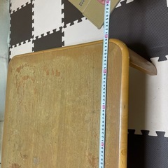 テーブル、台所用品の画像