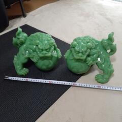 翡翠？シーサー置物、玉乗り獅子