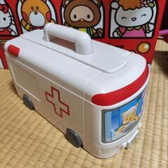 メルちゃんネネちゃん可愛い女の子救急車おもちゃ