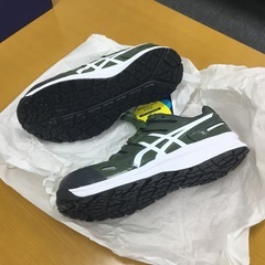 お取引中【未使用/箱入り】「安全靴(asics)24.5センチ」 2足　お譲りします！　※引取のみの画像
