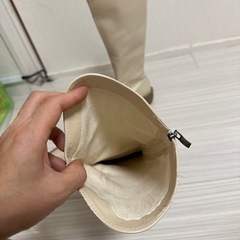 ベジュブーツの画像