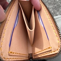 ハンドメイド革財布の画像