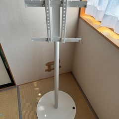 壁掛けテレビスタンドの画像