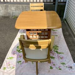 ニトリ★ダイニングテーブル★2人用の画像