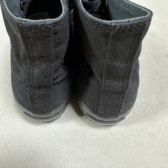 値下げ！コンバースハイカット黒 未使用品！24.5の画像
