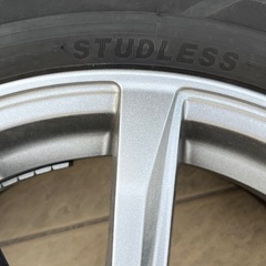 【商談中
】195/60R16 スタッドレスタイヤ4本セットの画像