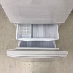 F 23413  一人暮らし2D冷蔵庫　つけかえどっちもドア SHARP 2019年製 137L ◆大阪市内・東大阪市他 6,000円以上ご購入で無料配達いたします！◆ ※高槻・枚方方面◆西宮・尼崎方面◆生駒方面　それぞれ条件付き無料配送あり！            の画像
