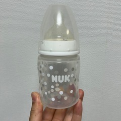 NUK 哺乳瓶
