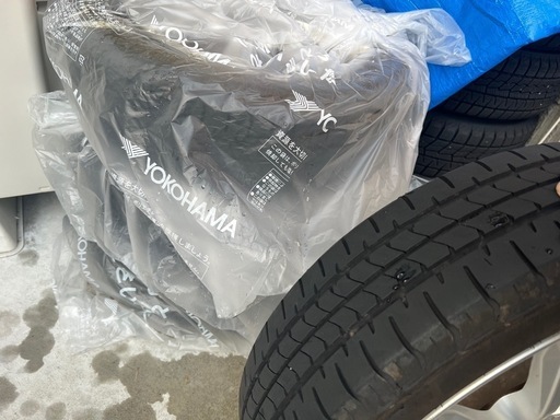 新品同様 名古屋市から出品ダイハツ車用純正ホイールタイヤセット、美品