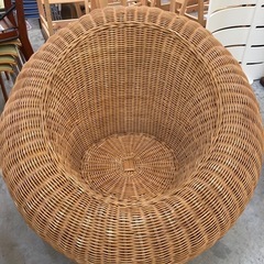 【kj130】ラタン家具 ヴィンテージ ラウンジチェア シングルソファ 籐編み 籐家具 椅子 店舗インテリア サウナ アジアン家具 リゾート バリ家具　検)剣持勇 山川ラタン リプロダクト 一人暮らし　ファミリー　冷蔵庫　洗濯機　オフィス　事務　テーブル　ラック　収納　家具　ソファ ダイニング 食器棚 キッチンの画像