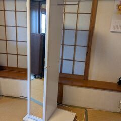 ブティックハンガー収納、姿見付