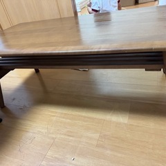 テーブル