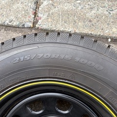 【バリ溝！】ジムニー スタッドレスタイヤ 冬タイヤ 215/70R16 4本セットの画像
