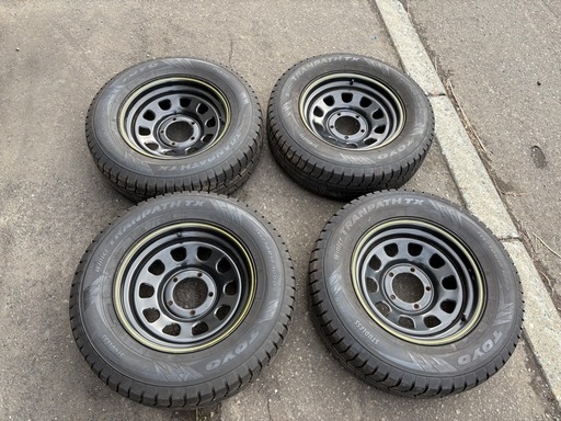 バリ溝!】ジムニー スタッドレスタイヤ 215/70R16 4本セット バリ溝!】ジムニー スタッドレスタイヤ 215/70R16 4本セット