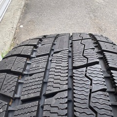 【バリ溝！】ジムニー スタッドレスタイヤ 冬タイヤ 215/70R16 4本セットの画像