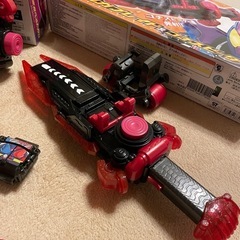 仮面ライダーガヴ　DX 変身ベルトとガヴガブレドの画像