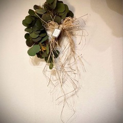 ミモザとユーカリのリースの画像