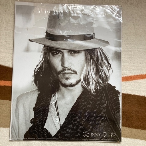 セール中…ジョニー・デップ直筆サイン入り大型写真…Jognny Depp… ジョニーデップ大型写真 （Amazon.co.jp: ジョニーデップ直筆