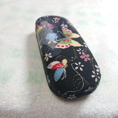 レトロな眼鏡ケース　PARIS MIKI　眼鏡クロス付きの画像