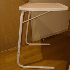 中古品 昇降式テーブル 折り畳み式テーブル【高さ角度調節可能】の画像