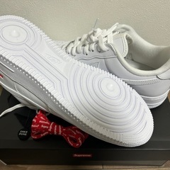 【大人気】新品未使用Supreme × Nike Air Force 1 Low "White"【鑑定書付き】の画像