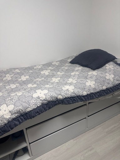 IKEAベッドとマットレス