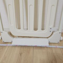 値下げ【中古】日本育児　ベビーゲート(67cm～75cm)の画像
