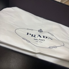 PRADA 大 ギフトボックス 紙袋つきの画像
