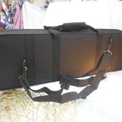 新品未使用　8.800円　沖縄三線専用　網棚付きR本格セミハードケース黒の画像