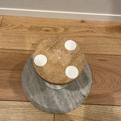 大理石ケーキスタンドの画像