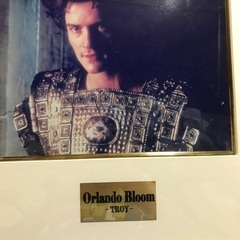 ハリウッド俳優オーランドブルーム写真直筆サイン入り (小花 ハリウッド俳優オーランドブルーム写真直筆サイン入り (小花