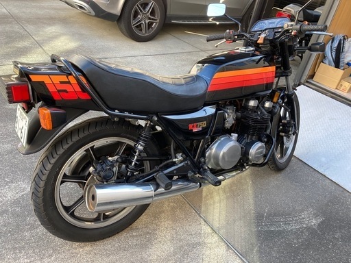 カワサキ　kawasaki　kz750  超激レア絶版モデル　！