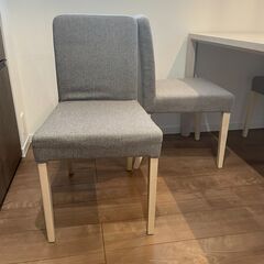 ダイニングテーブル（カリモク家具 DB4200 Y000）＆椅子4脚（桜屋工業DC-107 ）の画像