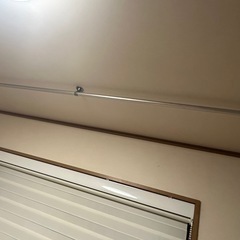 ステンレス巻きパイプハンガーパイプ止め金具ネジフックハンガー掛けパイプ物干し竿の画像