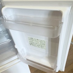 (送料無料) 2019年 極美品 冷蔵庫 137L 霜取り不要 どっちもヒンジ SHARP ⑤の画像