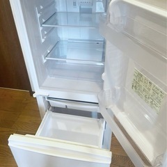 (送料無料) 2019年 極美品 冷蔵庫 137L 霜取り不要 どっちもヒンジ SHARP ⑤の画像