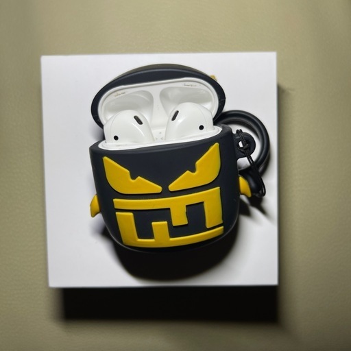 AirPods 2世代　イヤホン　FENDI モンスター