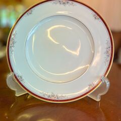 ／店舗改装・新築建て替えに伴い、装飾品・備品・家具を譲渡いたします