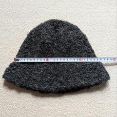 ダークグレー バケットハット 毛糸風の画像