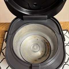 象印　3合炊き炊飯器の画像